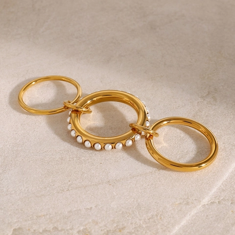 Stapelbarer Ineinandergreifender Ring Edelstahl Weiße Künstliche Perle Wasserdichter Modeschmuck Für Damen Moderner Stil