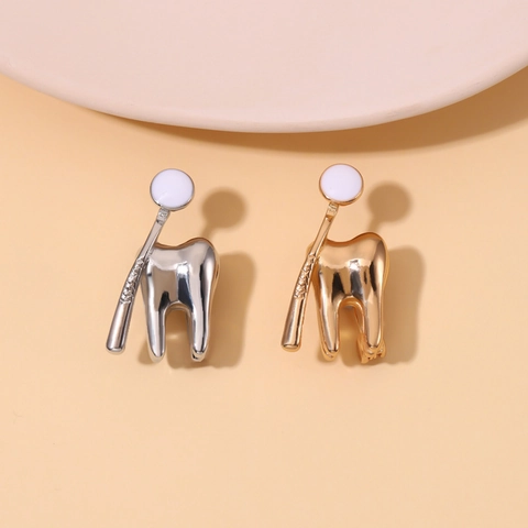 Tooth And Dental Mirror Brooch Creative Metal Alloy Pin Jewelry For Dentists Nurses Medical Students Fashion Accessory