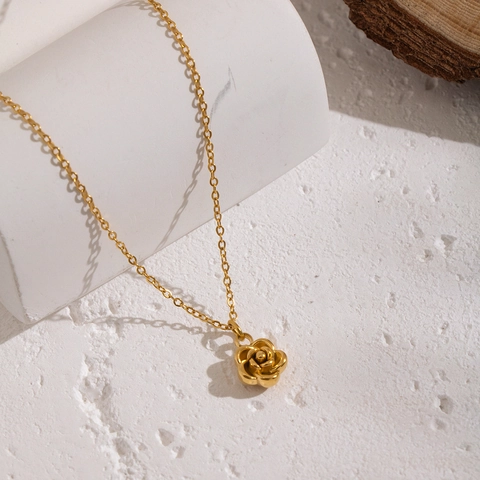 Camellia Flower Pendant Necklace 18K Gold Plated 304 Stainless Steel Waterproof Hypoallergenic Elegant Jewelry For Women
