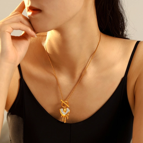 Collana con Pendente a Cuore Liquido in Acciaio Inossidabile da Donna con Chiusura OT a Commutazione Intarsiata in Zirconia Gioielli per Pendolari