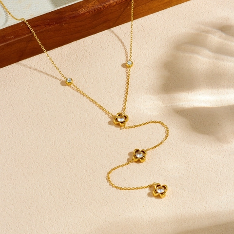 Elegante Y-Form Lariat Halskette Hohlblumen Anhänger Vergoldeter Edelstahl Lange Quastenkette Mit Zirkon Inlay