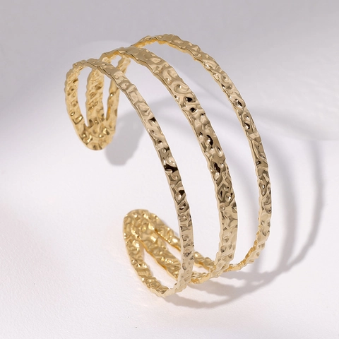 Manschettenarmband Aus Edelstahl Unregelmäßige Hammerstruktur Mehrlagiger Offener Armreif Minimalistischer Modeschmuck Für Damen