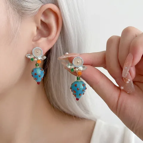 Orecchini Pendenti Fragola Blu Smalto Lega Cristallo Dolce Fresco Con Perno In Argento