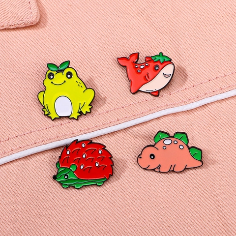 Spille In Smalto Animali Frutta Cartoni Animati Lega Zinco Rana Dinosauro Riccio Balena Distintivi Per Vestiti Borse