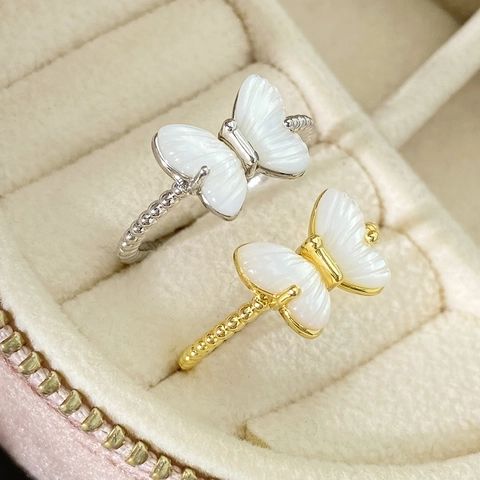 Anello Aperto a Farfalla in Ottone Placcato Oro 18K per Donna Ali in Perla Artificiale Smalto Elegante Gioielli Anello da Dito