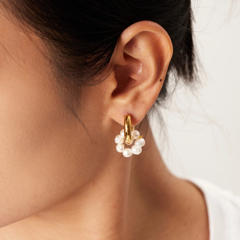 Pendientes De Aro Asimétricos De Acero Inoxidable Chapado En Oro Con Colgante De Perla De Agua Dulce Natural Para Mujer