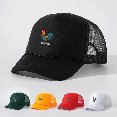 Trucker Hat Met Haan Print Mesh Achterkant Polyester Zonbescherming Buiten Verstelbaar Gebogen Rand Met Decoratief Touw