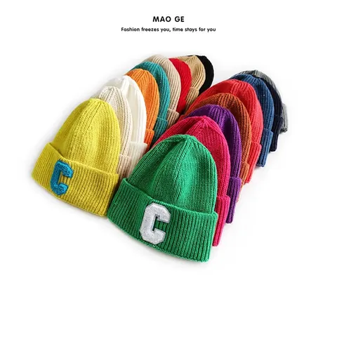 Unisex Acrylic Knit Beanie Hat With Vintage C Letter Patch Warm Soft Ribbed Cuff Winter Skull Cap For Men Women Casual Accessory
