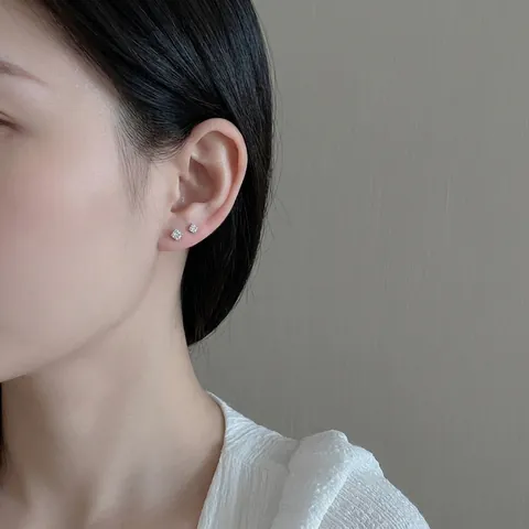 Minimalist 925 Sterling Silver Square Zirconia Stud Earrings For Women Shiny Geometric Hypoallergenic Piercing Jewelry Gift