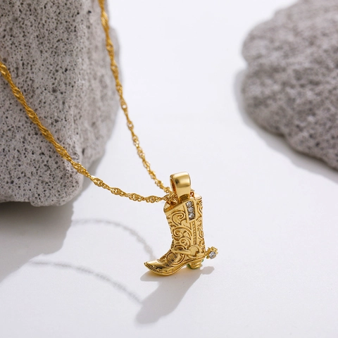 Collier Pendentif Botte de Cow-boy Rétro en Acier Inoxydable Plaqué Or 18K Strass Style Western Chaîne Clavicule pour Femme