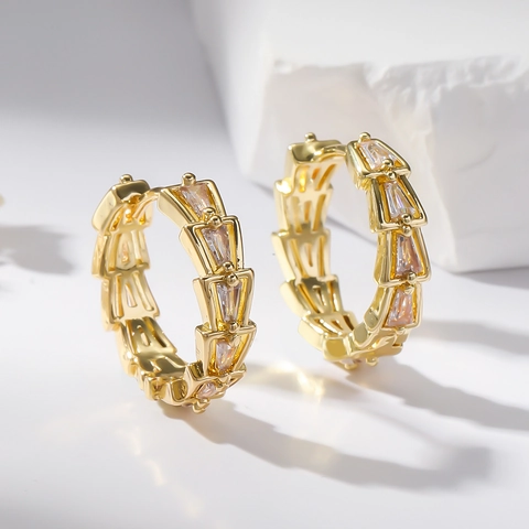 Trendy Copper Zirconia Hoop Earrings For Women Men Gold Plated Geometric Pave Zirconia Individual Dainty Huggie Earrings Jewelry Accessory