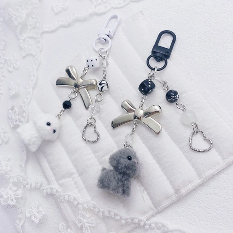 Schattige Pluche Puppy Sleutelhanger Met Metalen Strik Dobbelsteen Kralen Hart Hanger Zoete Tas Charm Voor Meisjes Vrouwen
