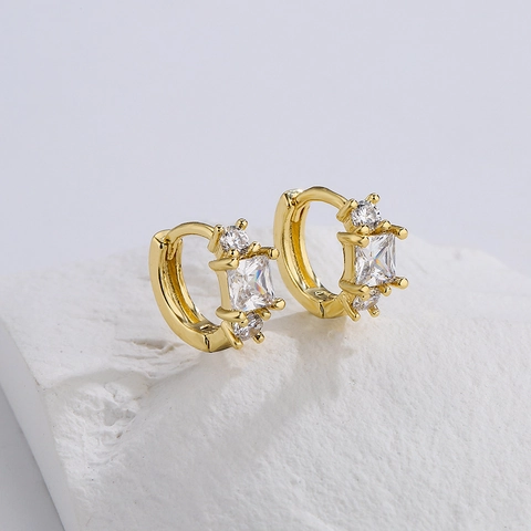 Luxuriöse 18K Vergoldete Kupfer Geometrische Huggie Hoop Ohrringe Mit Zirkonia Minimalistischer Schmuck Für Frauen
