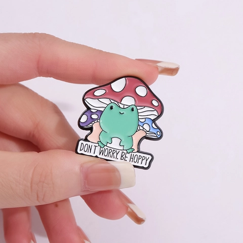 Divertidos Broches de Esmalte de Champiñones de Dibujos Animados Broche de Aleación de Rana Creativa Extraña para Mochila Ropa Sombrero Accesorios Decoración