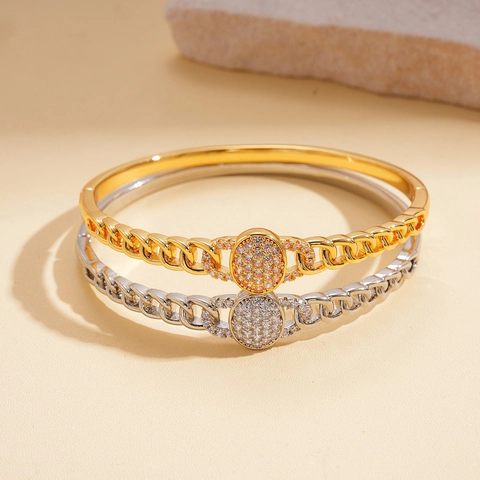 Brazalete De Cobre Chapado En Oro De 18K Micro Pave Zircon Hebilla Ovalada Textura Cadena Cubana Joyería Elegante Mujer