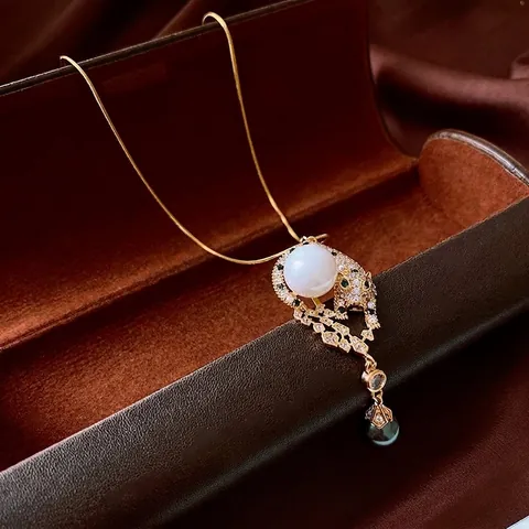 Panther Pendant Necklace Copper Zircon Artificial Pearl Leopard Head Vintage Luxury Jewelry For Women Gold Color