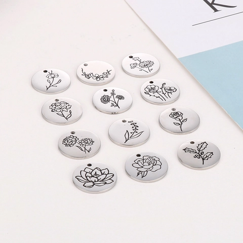 Stainless Steel Round Flower Pendants Engraved Floral Birth Flower Charms For DIY Jewelry Making Necklaces Fashion Women