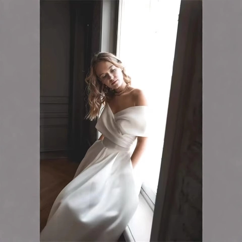 Elegante Abito Da Sposa In Raso Con Spalle Scoperte Taglio A-Line Midi Abito Da Sera Senza Schienale Con Tasche Donna