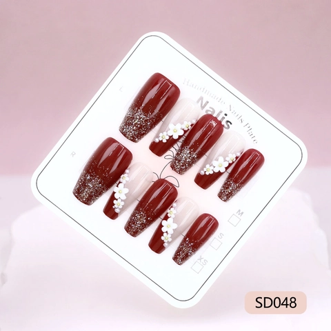 Faux Ongles Faits Main Dégradé Rouge Bordeaux Fleurs 3D Künstliche Perles Décor Brillant Style Français Élégant Pour Femmes