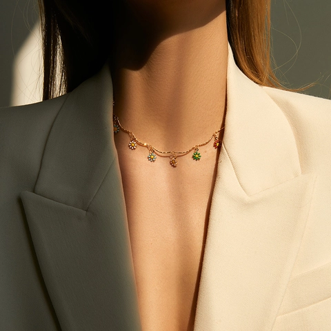 Collana Minimalista in Rame Placcato Oro Con Ciondolo a Margherita in Smalto Colorato per Donna Gioielli alla Moda Fiore Choker