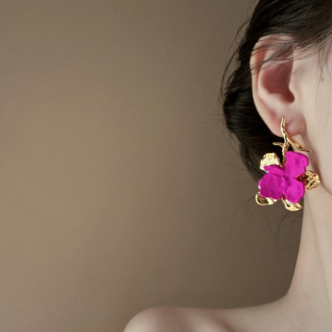 Elegante Blumenohrringe Lackiertes Orchideen Design Mit Silberohrstecker Legierung Schmuck Für Frauen Party