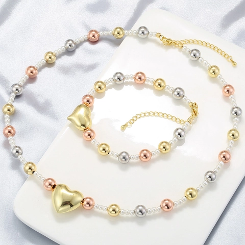 Élégant Parure de Bijoux en Cuivre Perle Artificielle Cœur pour Femme Bracelet Collier en Perles Tricolores Accessoire Mode