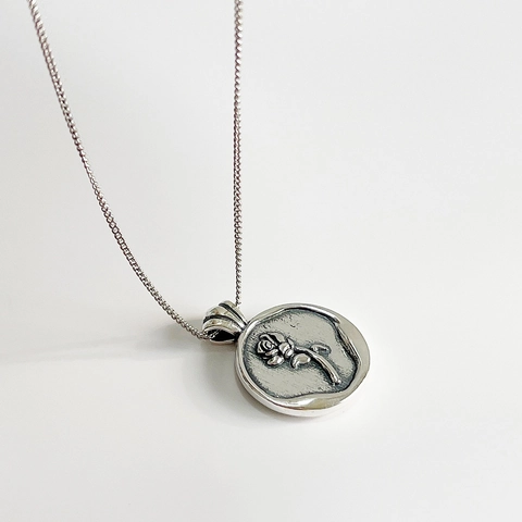 Collana In Argento Sterling 925 Vintage Rosa Fiore Rilievo Tondo Ciondolo Moneta Stile Sigillo Di Cera Gioielli Retro