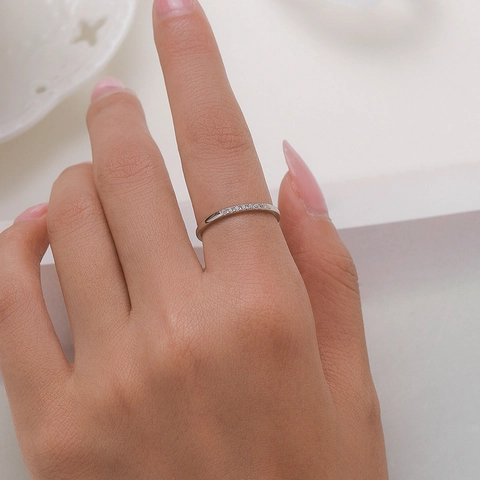 Minimalist Thin Band Ring 925 Sterling Silver Micro Pave Cubic Zirconia For Women Fashion Simple Daily Wear Jewelry
