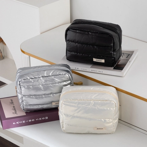 Puffy Gesteppte Kosmetiktasche Nylon Große Kapazität Reise Kulturbeutel Tragbare Reißverschluss Kosmetikbeutel Damen