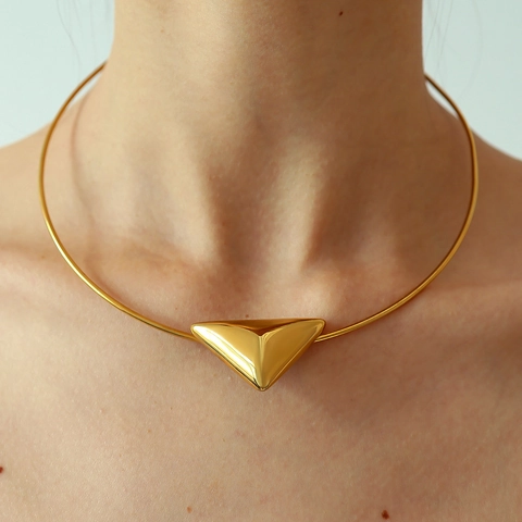 Set di Gioielli Geometrici Minimalisti in Acciaio Inossidabile Orecchini a Bottone a Triangolo 3D e Collana Choker per Donna Oro Argento