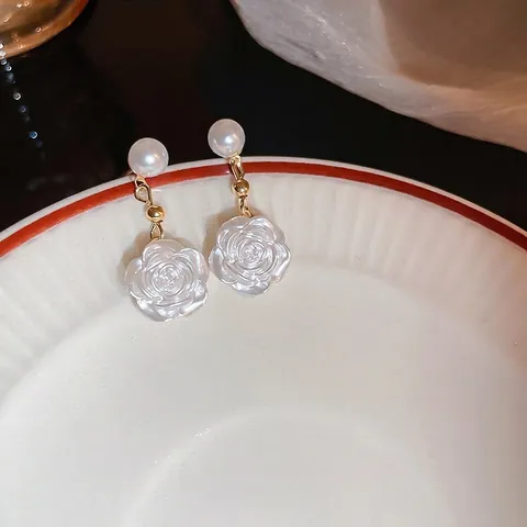 Elegant White Flower Dangle Earrings With Artificial Pearl And Silver Earring Post French Vintage Style For Women