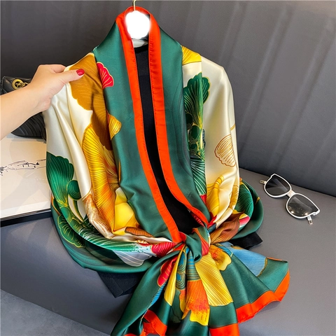 Elegante Sciarpa Di Raso Da Donna Grande Scialle Con Stampa Di Foglie Di Ginkgo E Fiori Per Spiaggia E Vacanze