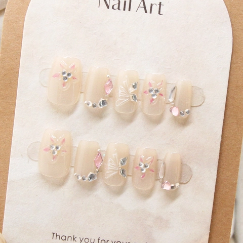 Handgemaakte Kunstnagels Cat Eye Nude Roze Franse Stijl Met 3D Vlinder Bloem En Steentjes Herbruikbare Manicure