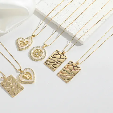Collier Pendentif Cœur En Cuivre Et Zirconia Fête Des Mères Lettre Mom Mère Enfant Coquille Incrustée Bijoux De Mode Pour Femmes