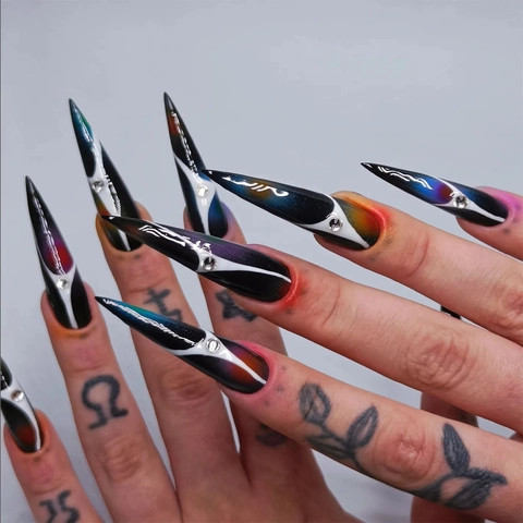 Unghie Finte Lunghe Stiletto Dark Y2K Nero Nebulosa Aurora Smudge Con Strass Unghie Artificiali Per Donne