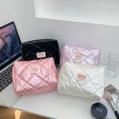 Borsa da Trucco Trapuntata Lucida in Nylon Imbottito Necessaire da Donna Organizzatore Cosmetico da Viaggio Portatile