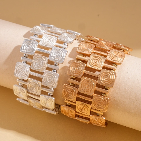 Vintage Legierung Breitkettenarmband Mit Quadratischer Spiralwirbel Textur Graviert Retro Mode Schmuck Für Damen