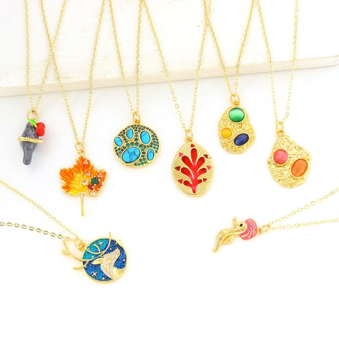 Collana con Ciondolo in Rame Smalto Strass Oro Multicolore Foglia di Acero Cavalluccio Marino Cervo Stellato Gioielli Animali per Donne
