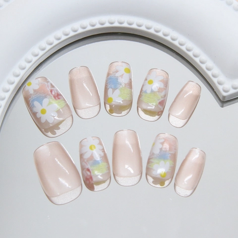 Handmade Press On Nails White Daisy Flower Art Painting Light Pink ABS Plastic Short Square Artificial False Nail Tips For Women