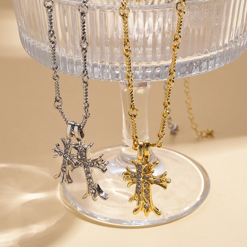 Collier Pendentif Double Croix Gothique Luxe Cuivre Plaqué Or 18K Strass Chaîne Pull Mode Pour Femmes
