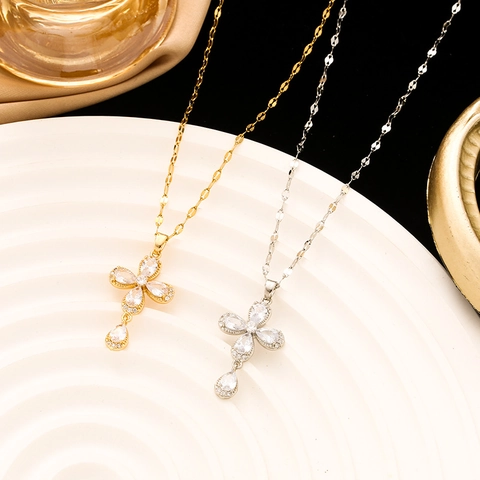Collier Pendentif Croix en Acier Inoxydable pour Femme Luxe Incrustation de Strass Or Argent Électroplaqué Bijoux