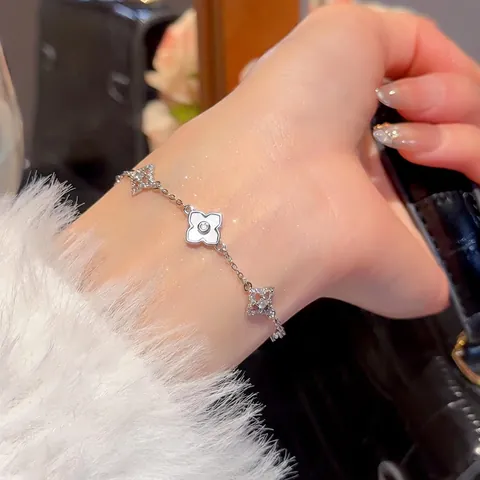 Mother Of Artificial Pearl Flower Bracelet For Women Sparkling Zircon Inlaid Adjustable Chain Elegant Korean Style Jewelry Gift