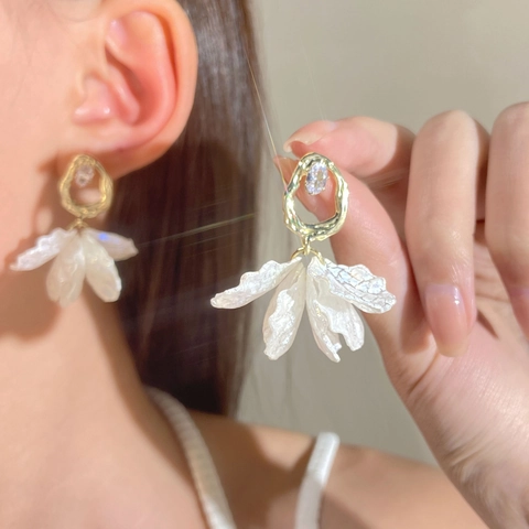 Élégantes Boucles d'Oreilles Pendantes en Alliage Acrylique Pétale pour Femmes Boucles d'Oreilles Clous Gland Floral Strass Bijoux