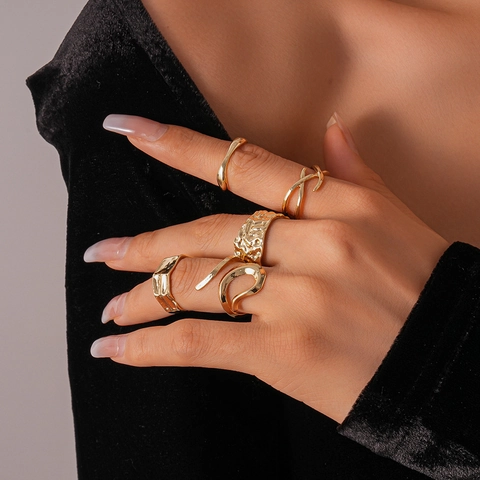Zinklegierung Geometrische Offene Ringe Unregelmäßige Strukturierte Metallschmuck Für Frauen Minimalistisch Flüssigstil Accessoire