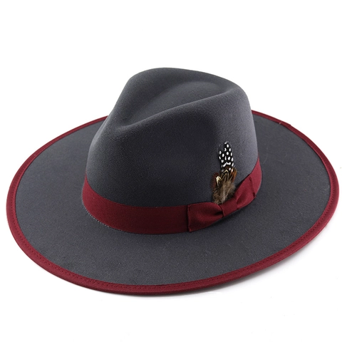 Vintage Fedora Hoed Met Brede Rand En Contrastlint Met Veer Gemaakt Van Een Katoen Polyester Mix In Een Klassieke Britse Stijl