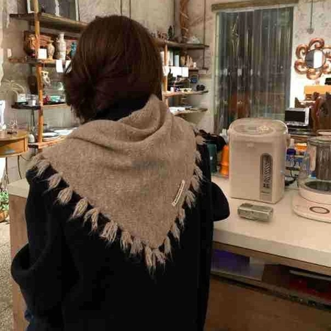 Dames Dikke Gebreide Driehoekige Sjaal Met Kwastjes Effen Kleur Polyester Winter Sjaal Wrap Casual Nekwarmer Warme Sjaal