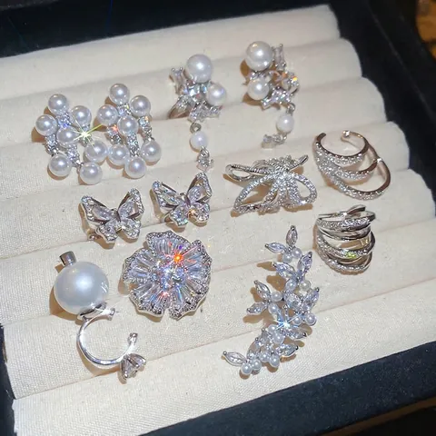 Pendientes Ear Cuff Mariposa Perla Artificial Sin Agujero Circón Cobre Joyería Elegante Flor Estrella Moda Coreana Para Mujeres