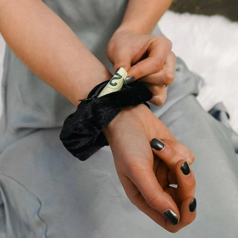 Women Velvet Scrunchies With Hidden Zipper Pocket Solid Color Leopard Print Hair Tie Storage Wristband Ponytail Holder
