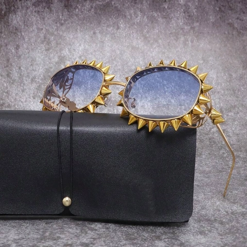 Occhiali Da Sole Ovali Steampunk Montatura In Metallo Con Borchie A Punta Design Cavo Stile Punk Alla Moda Protezione UV Adulti