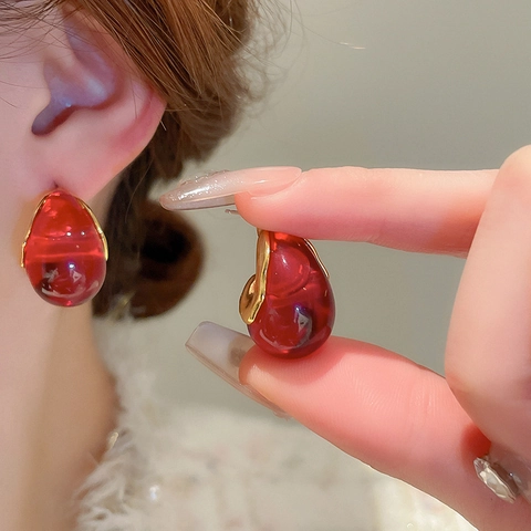 Vintage Resin Amber Water Drop Stud Earrings Maillard Style Gold Plated Elegant Jewelry With Silver Earring Post For Women